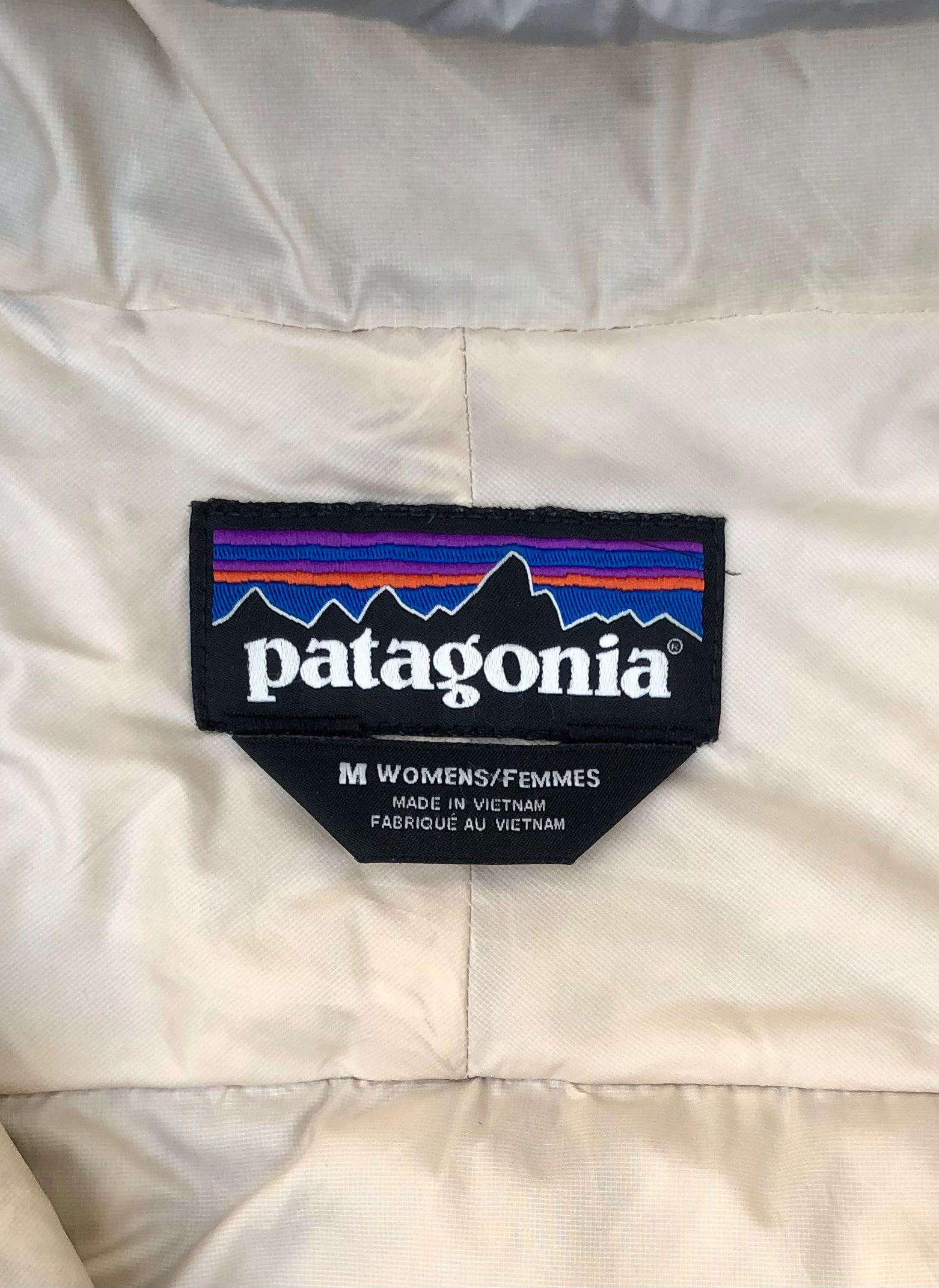 Patagonia Women’s Macro Puff Hoody – Forge Grey (Premium Condition)