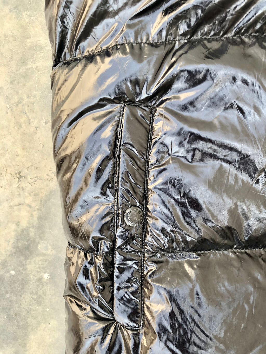 Prada Light Re-Nylon Down Vest – Black (AAA Replica) – Men’s Medium – Premium Condition