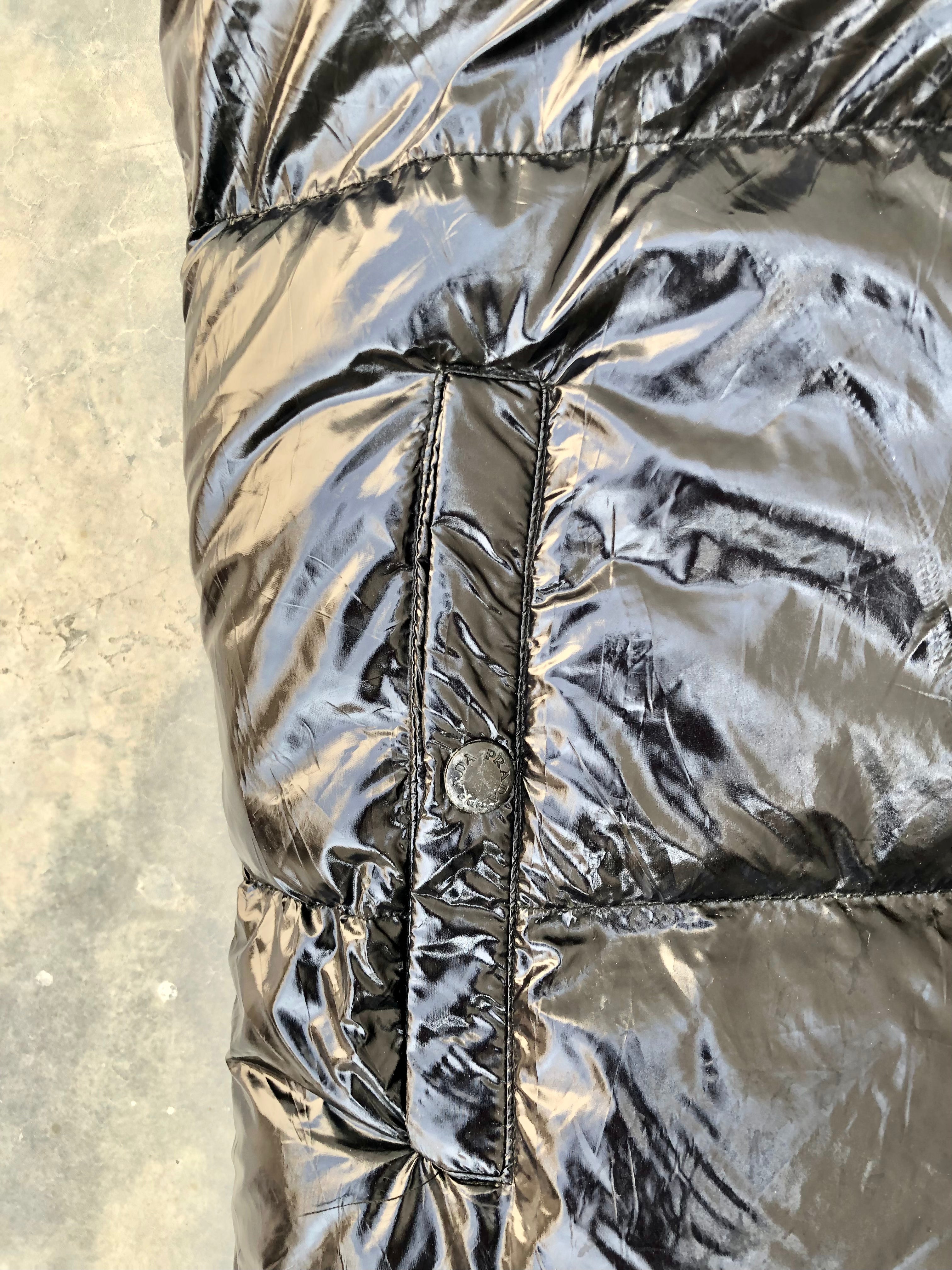 Prada Light Re-Nylon Down Vest – Black (AAA Replica) – Men’s Medium – Premium Condition