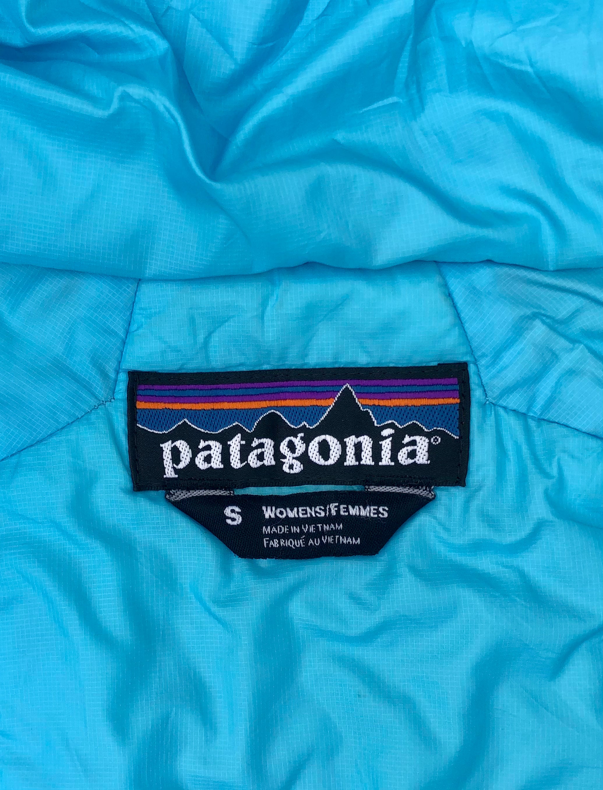 Patagonia Women’s Micro Puff Hoody – Bright Color (Small)