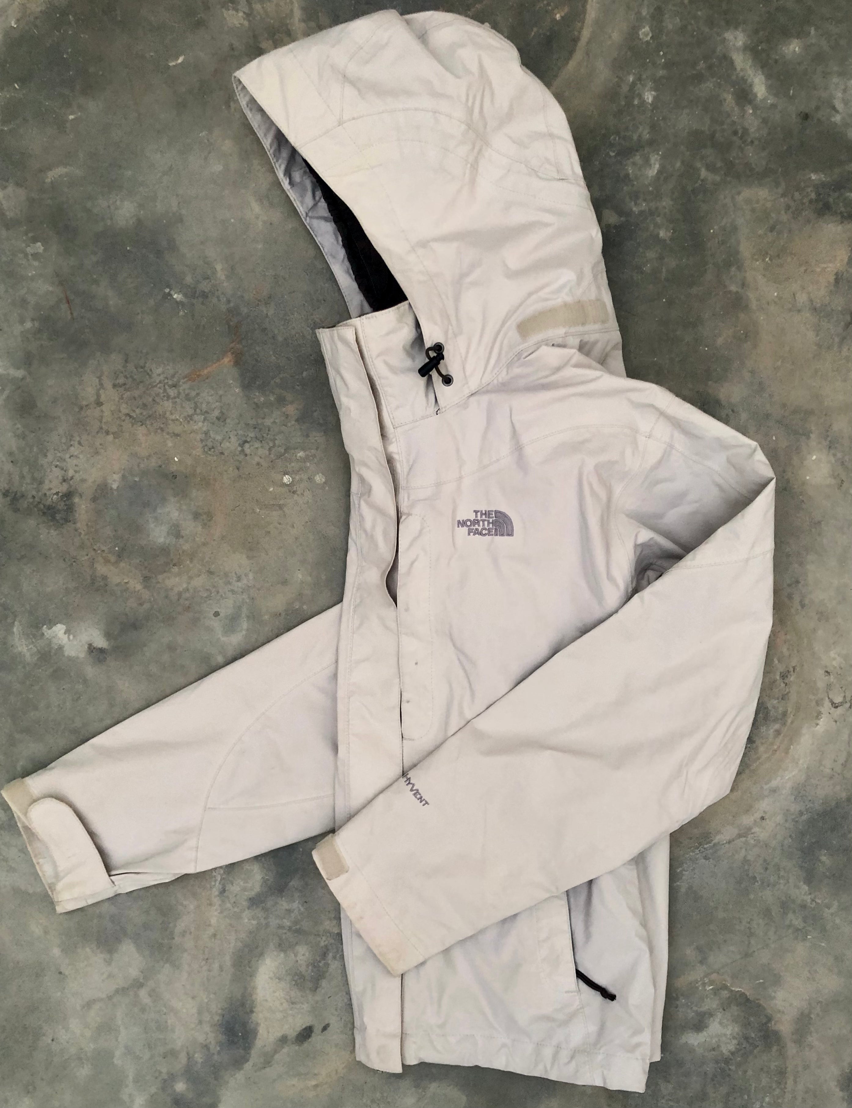 The North Face HyVent Windbreaker Rain Jacket – Off-White - Premium Condition