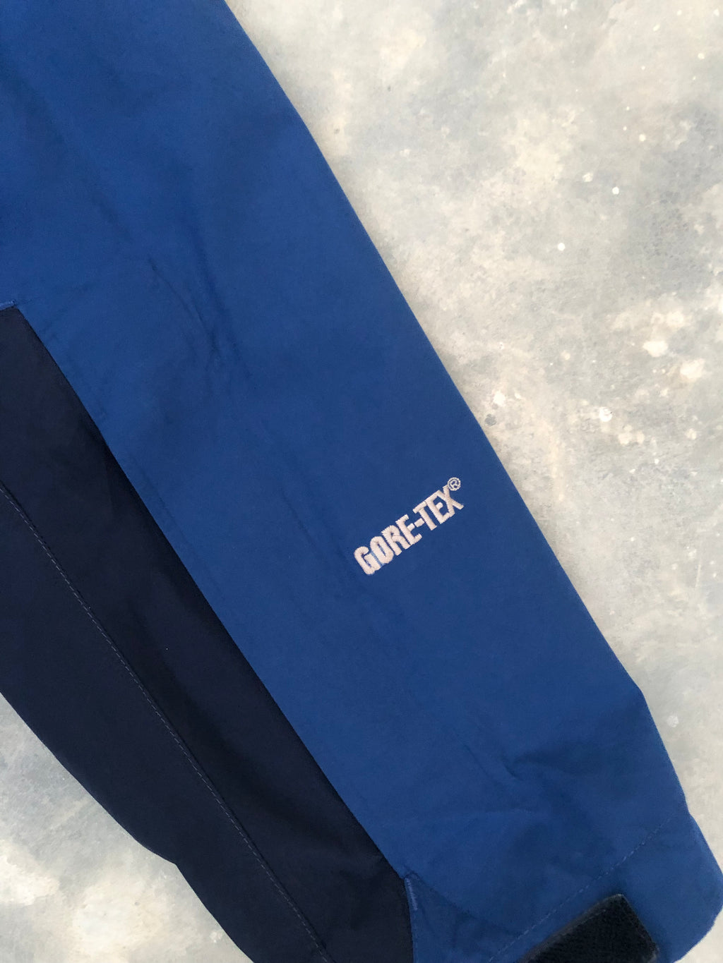 The North Face Hooded 90s Navy Blue Windbreaker