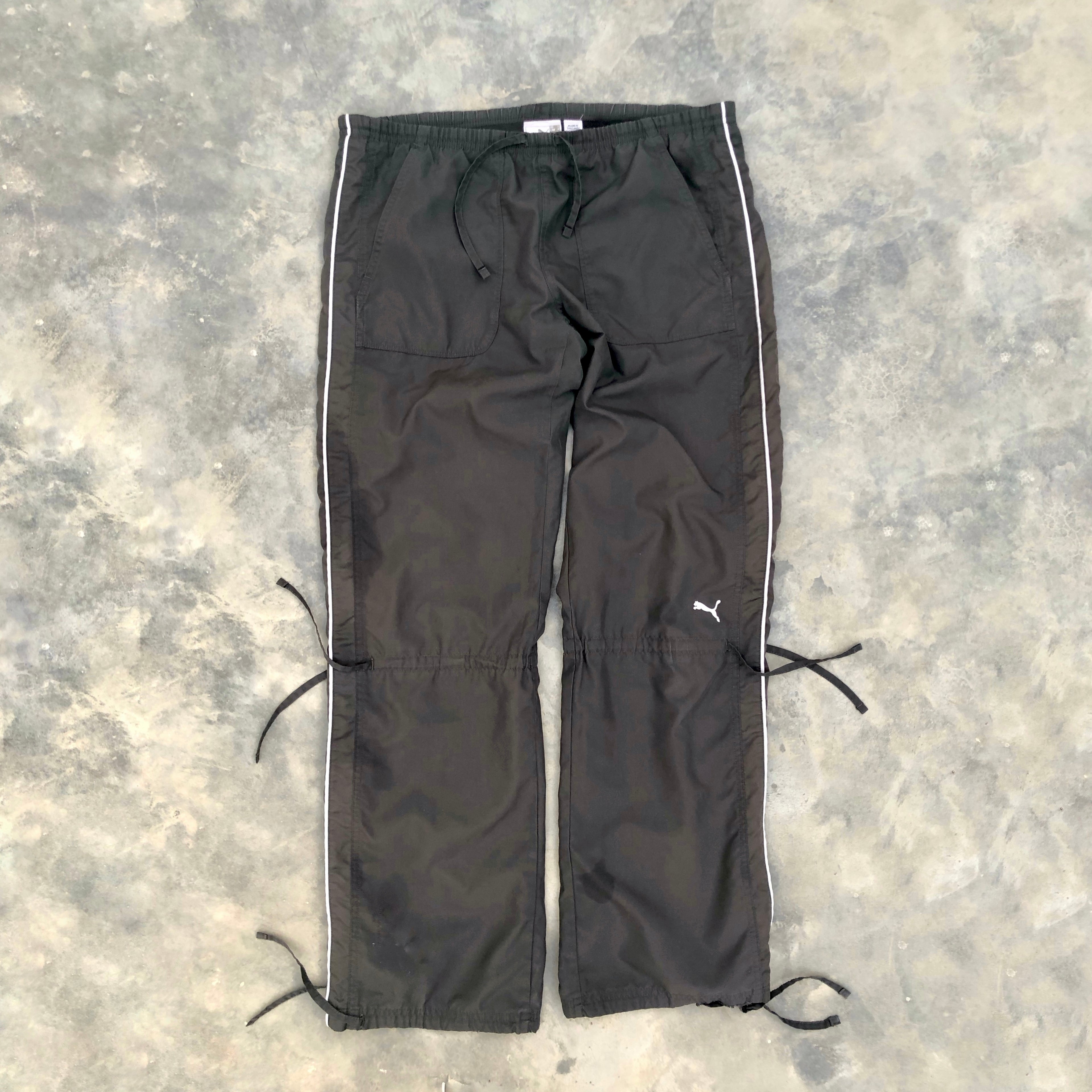 Puma Women’s Grey Shell Bottoms with Lightning – Vintage Y2K | Excellent Condition