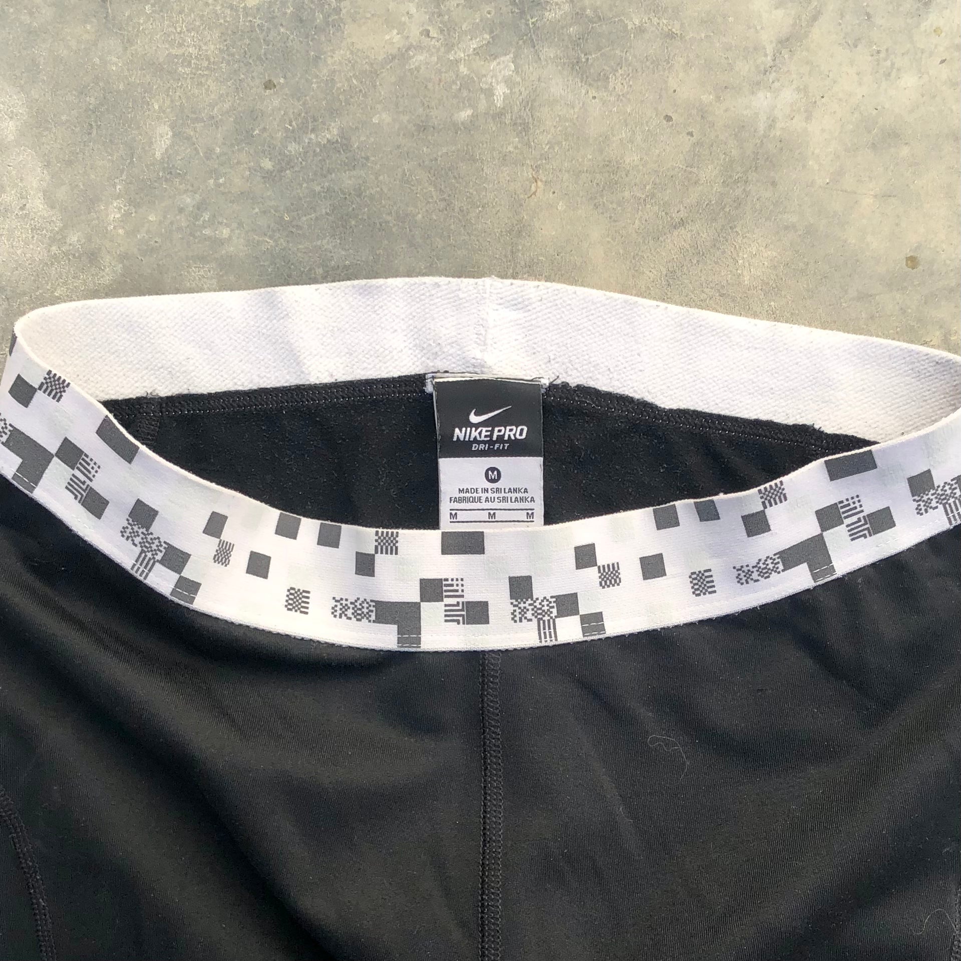 Nike Sportswear Classic High-Waisted Leggings – Women’s Small | Premium