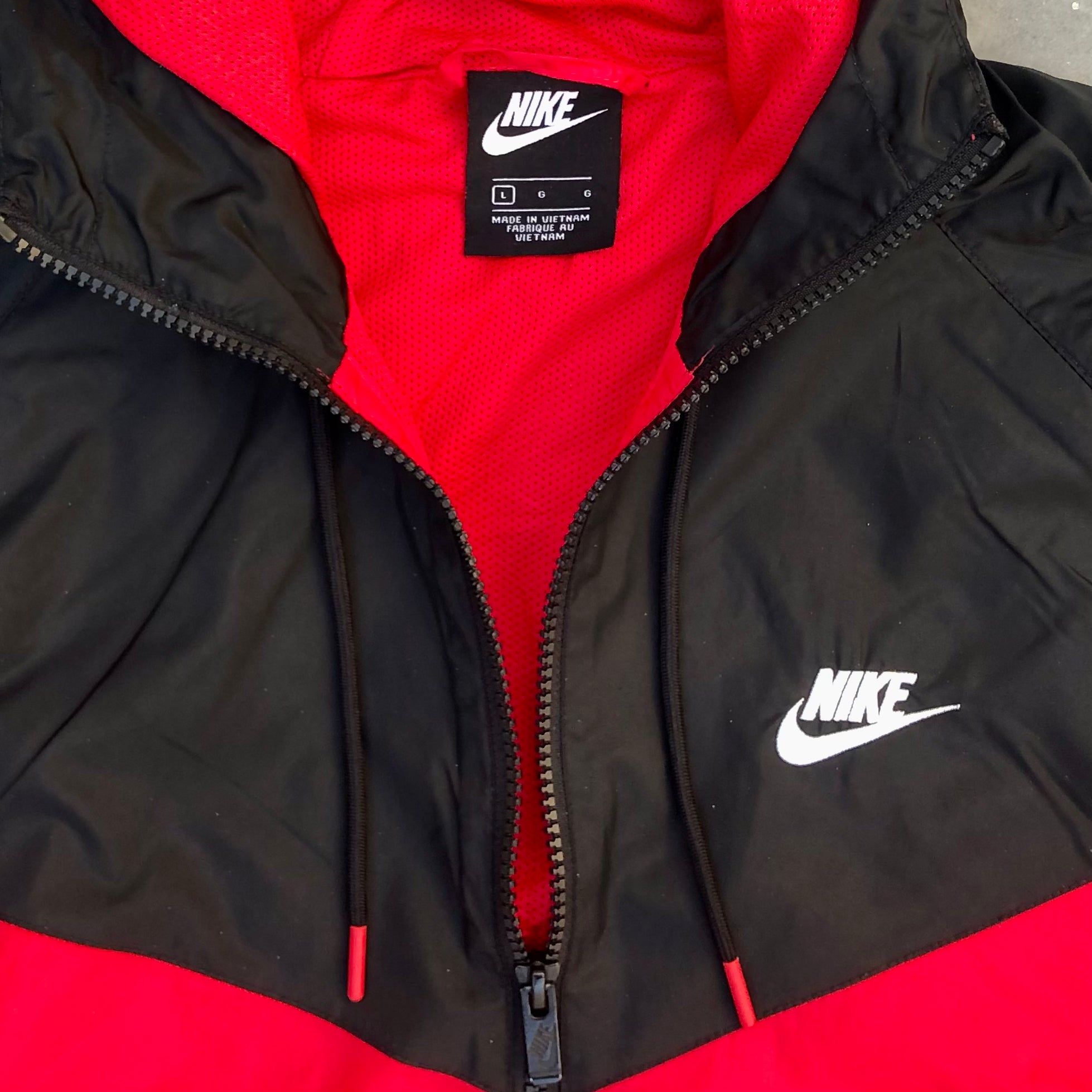 Nike Windrunner Men’s Jacket – Black | Size Large | Premium Condition