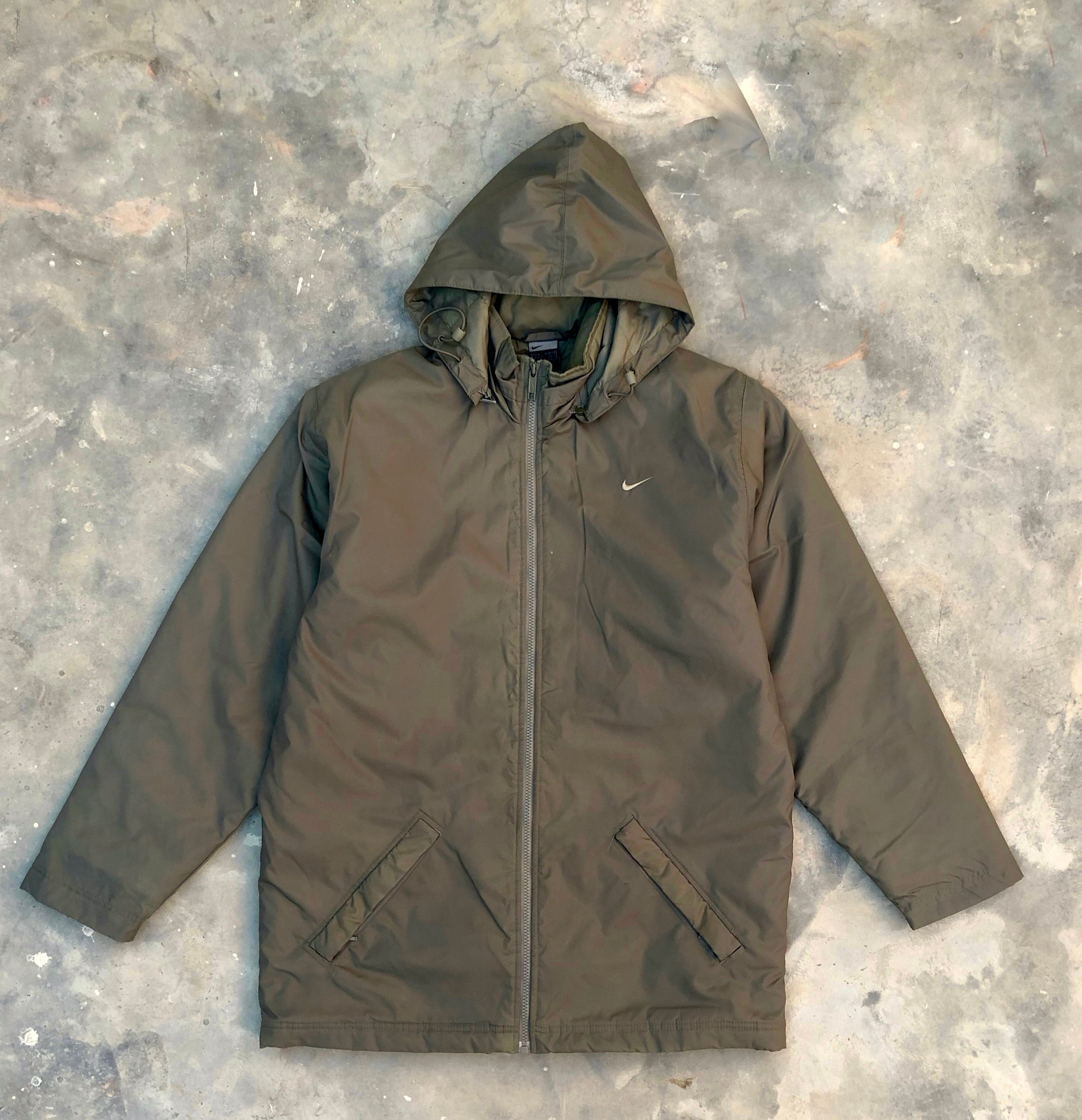 Nike 90s Big Swoosh Insulated Jacket – Men’s Medium (Vintage | Premium)