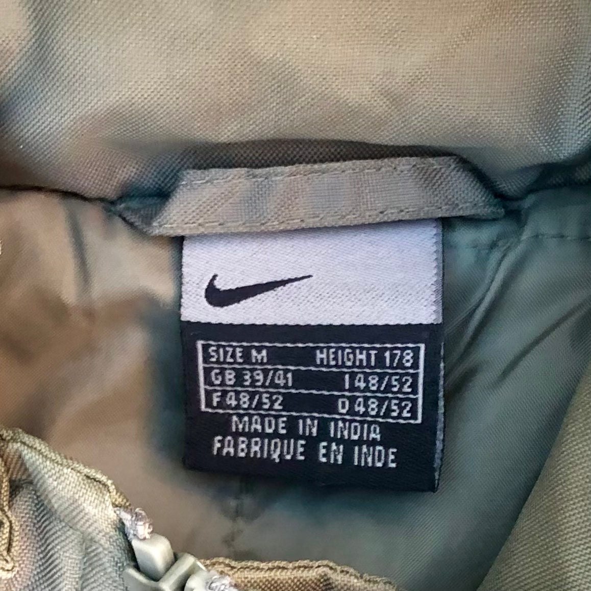 Nike 90s Big Swoosh Insulated Jacket – Men’s Medium (Vintage | Premium)