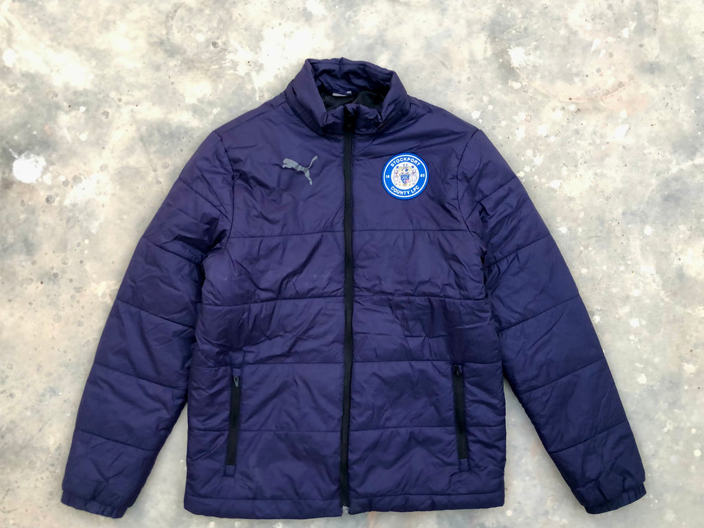Puma Team Liga Light Jacket – Peacoat (Stockport County LFC) – Men’s Small – Premium Condition