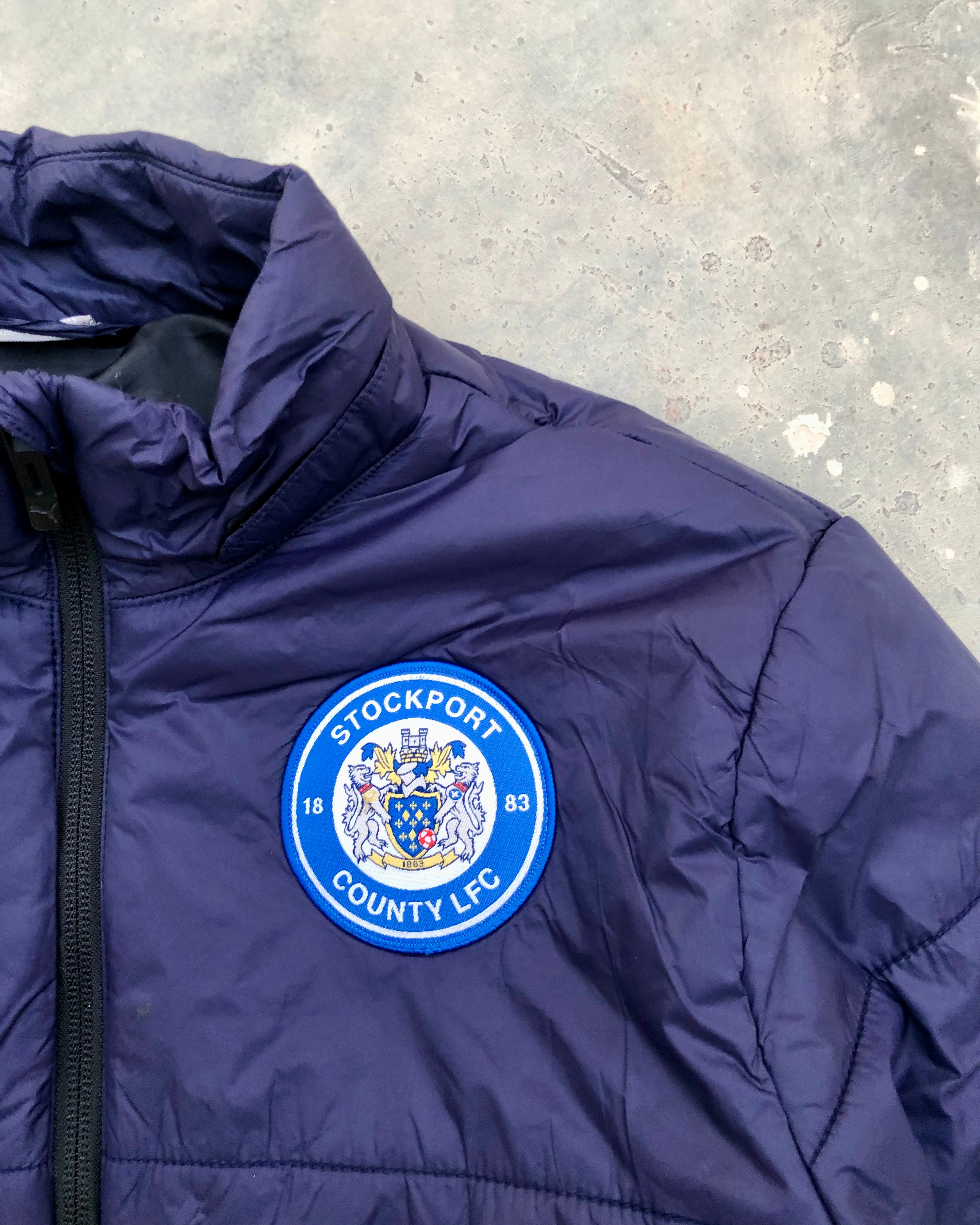 Puma Team Liga Light Jacket – Peacoat (Stockport County LFC) – Men’s Small – Premium Condition