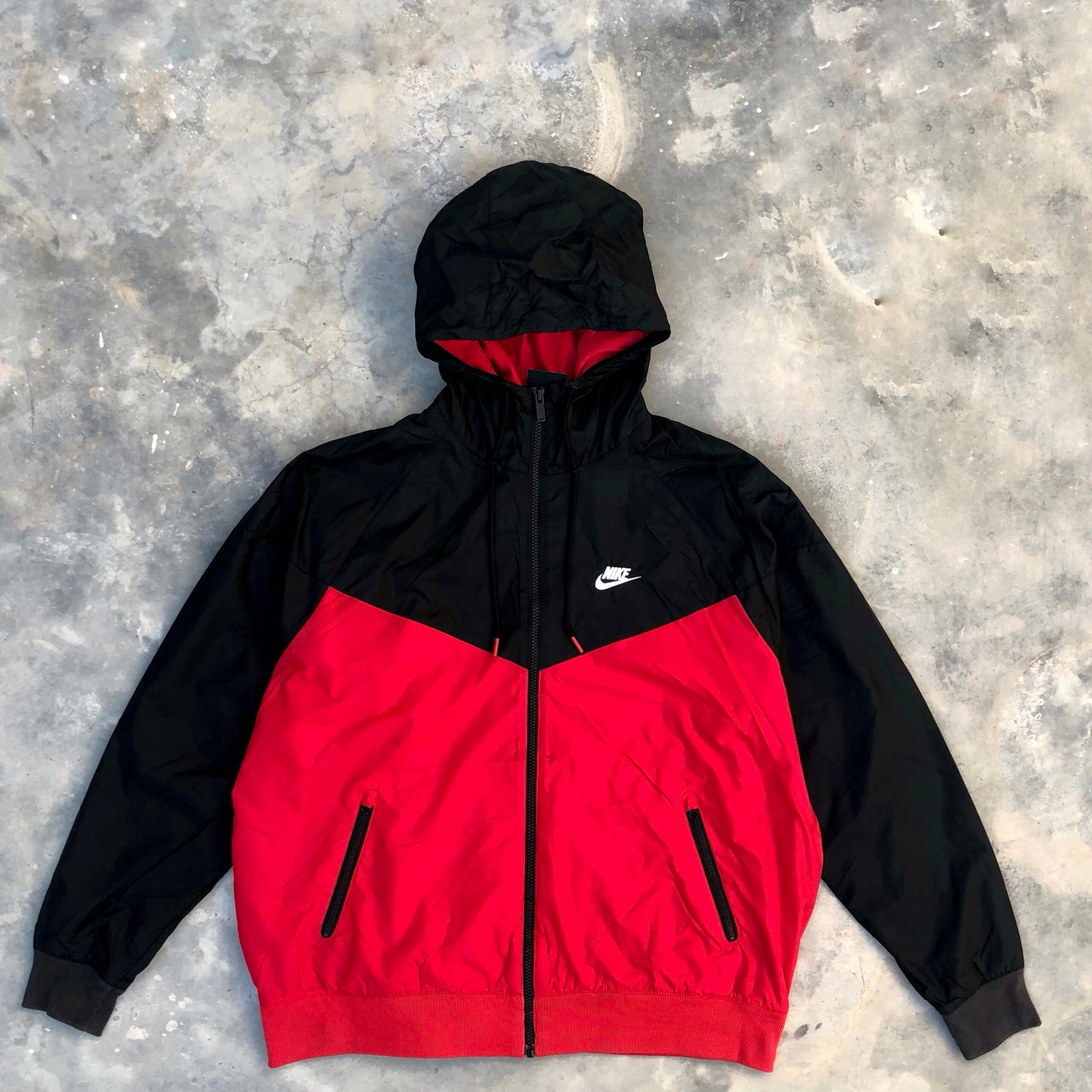 Nike Windrunner Men’s Jacket – Black | Size Large | Premium 2013 Nike Windrunner Men’s Jacket – Black | Size Large | Premium 2013