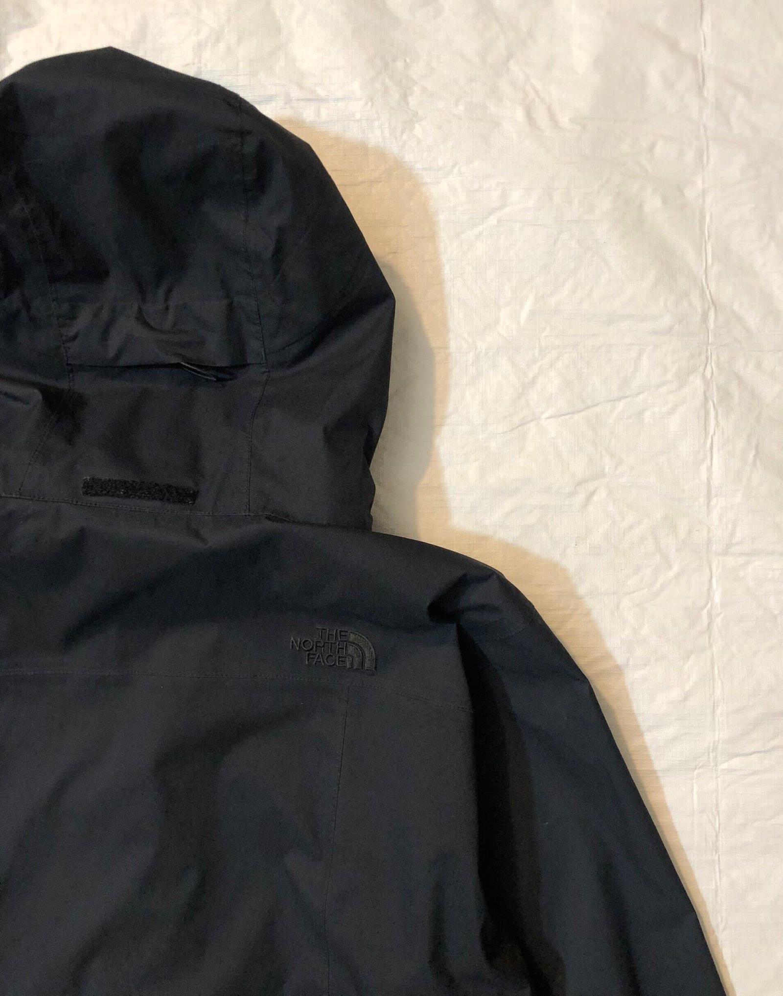 The North Face Windbreaker – Men’s Large 3061 The North Face Windbreaker – Men’s Large 3061