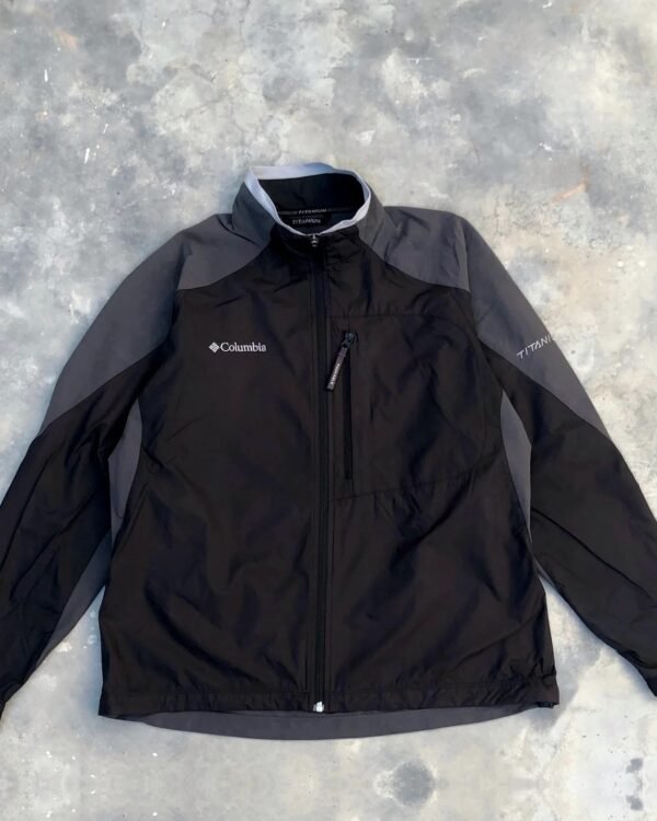 Columbia Titanium Windbreaker – Women’s Large