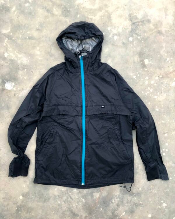 Nike Black Packable Windbreaker, men’s medium — photo 1
