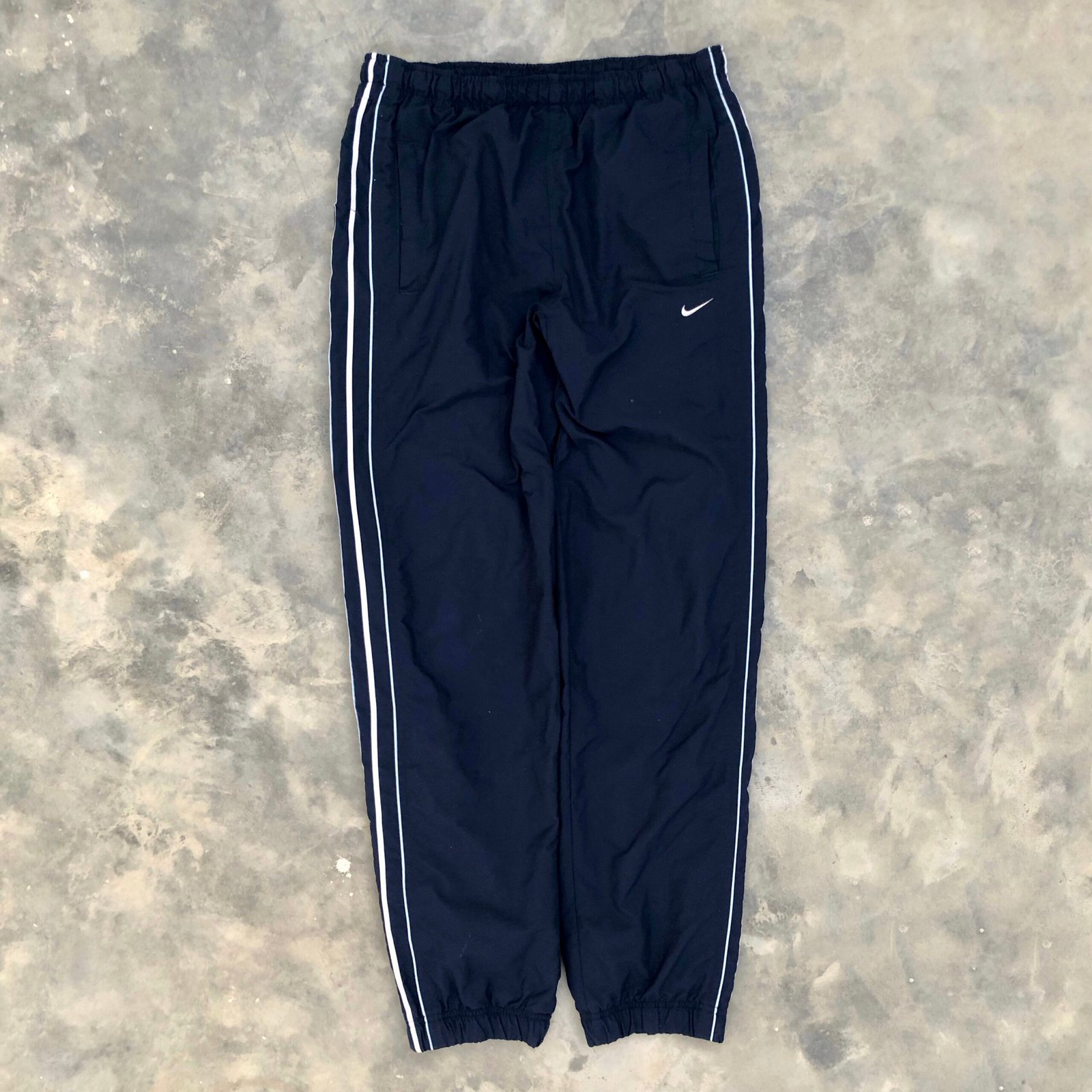 Vintage Nike Y2K Baggy Nylon Windbreaker Track Pants | Men | Navy Blue Nike Men - Waist 32 Length 43