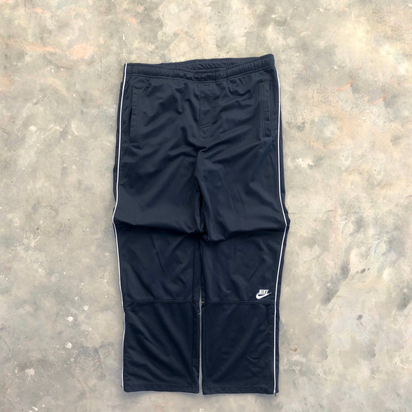Vintage Nike Y2K Baggy Poly-Blend Track Pants | Men | Black Nike Men- Waist 38 Length 45
