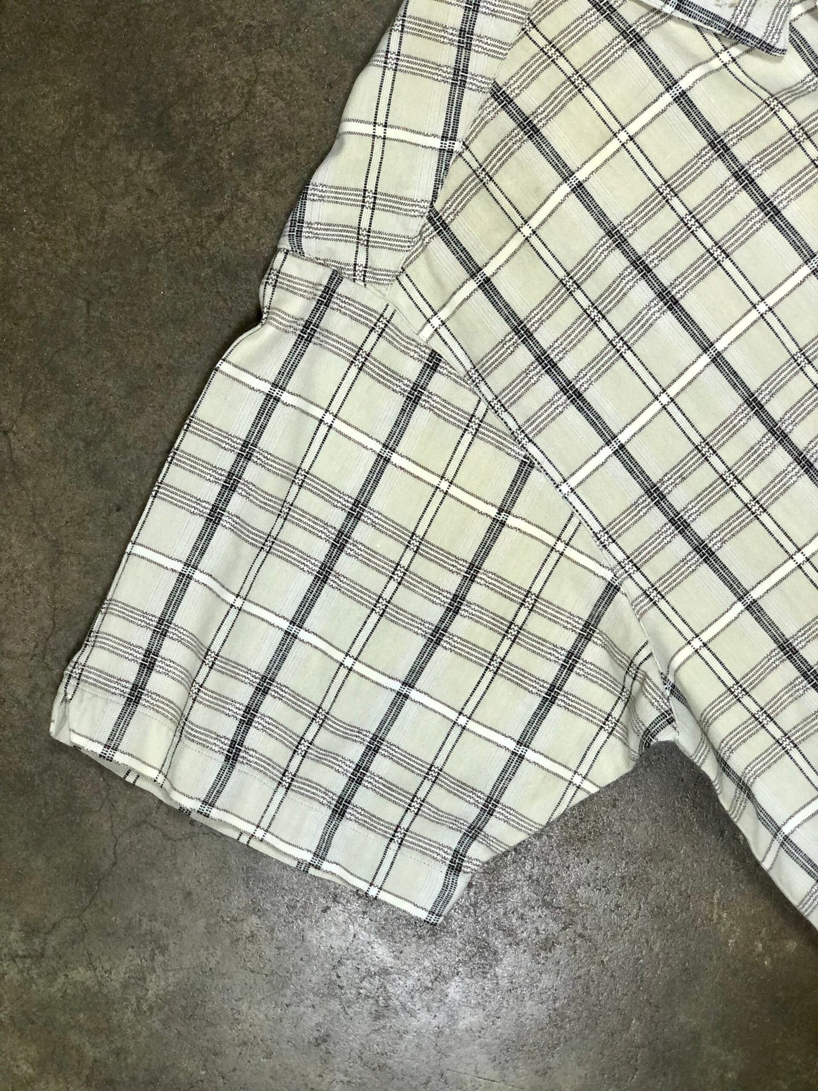 Columbia Sportswear Cream & Tan Plaid 100% Cotton Casual Shirt – photo 13 Columbia Sportswear Cream & Tan Plaid 100% Cotton Casual Shirt — photo 13
