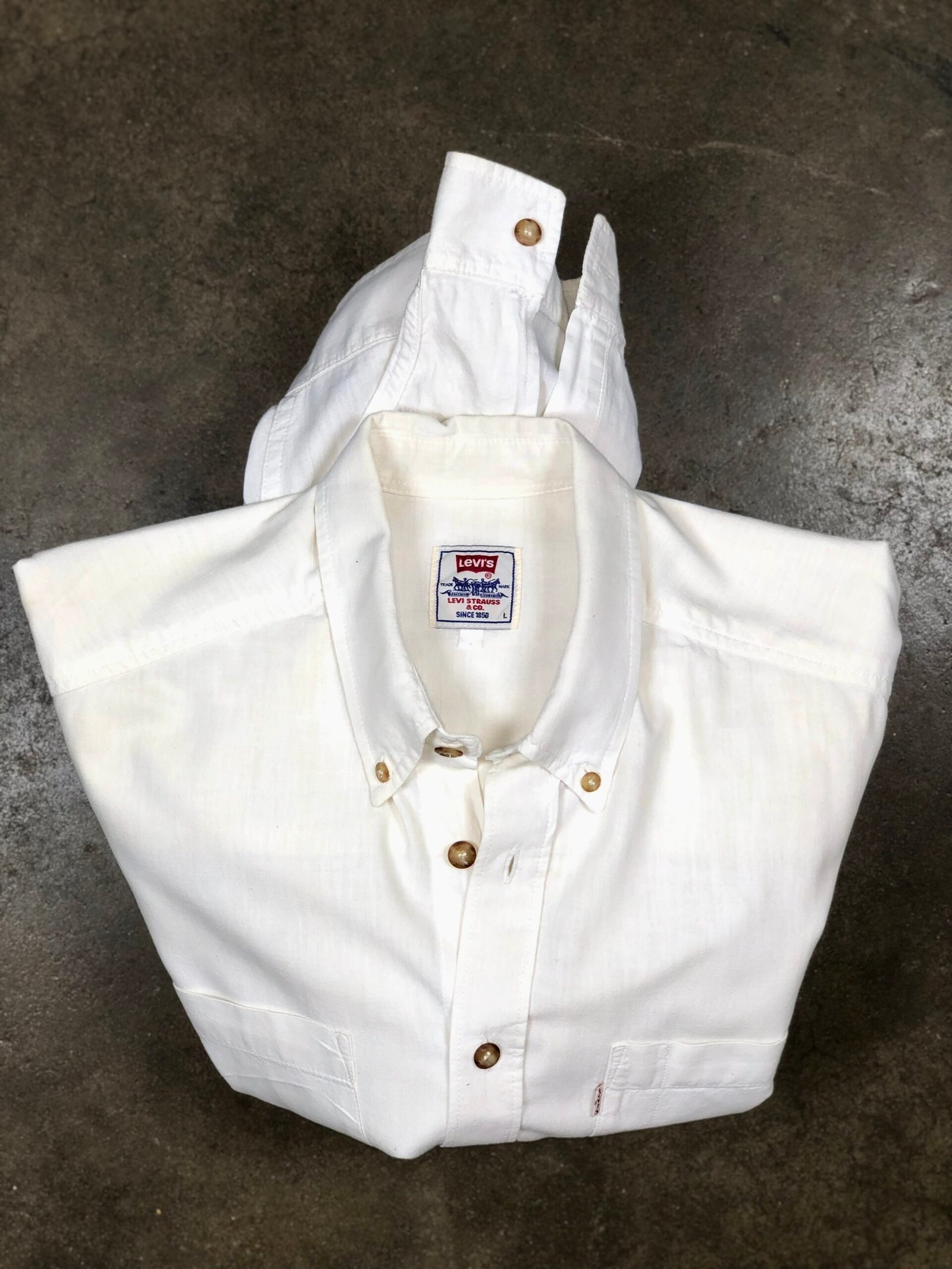 Levi Strauss & Co. Ivory Cotton Workwear Button-Down Shirt – photo 1 Levi Strauss & Co. Ivory Cotton Workwear Button-Down Shirt — photo 1