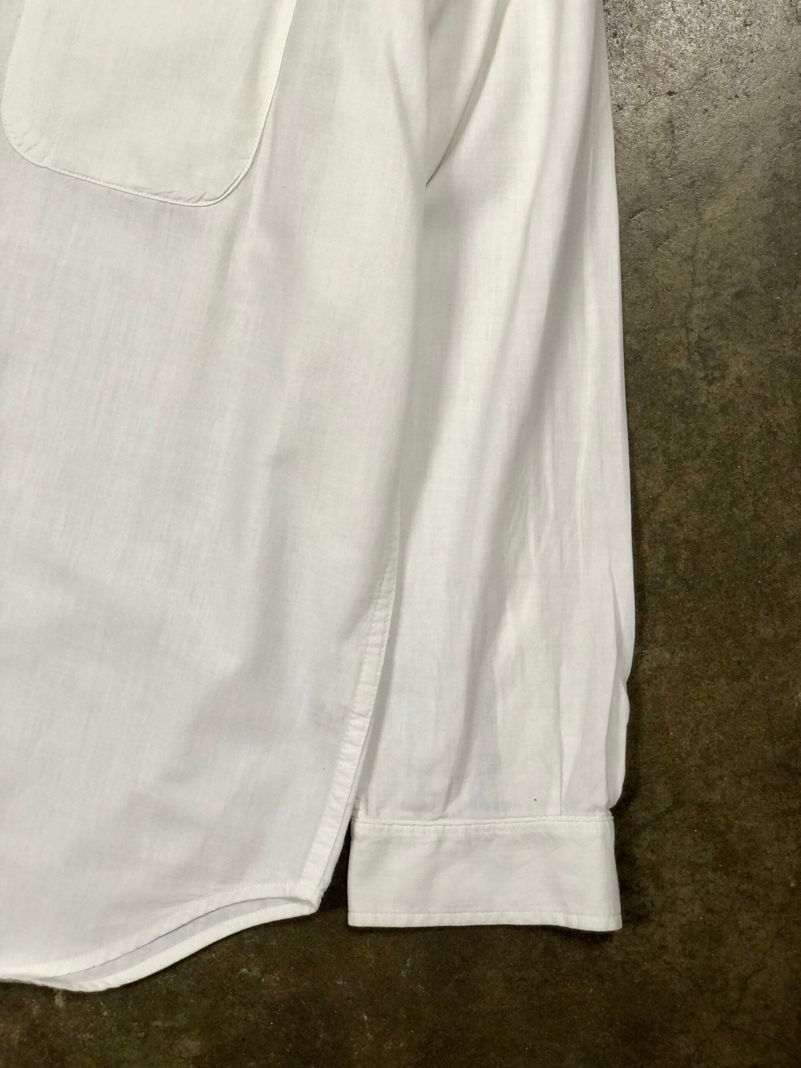 Levi Strauss & Co. Ivory Cotton Workwear Button-Down Shirt – photo 13 Levi Strauss & Co. Ivory Cotton Workwear Button-Down Shirt — photo 13