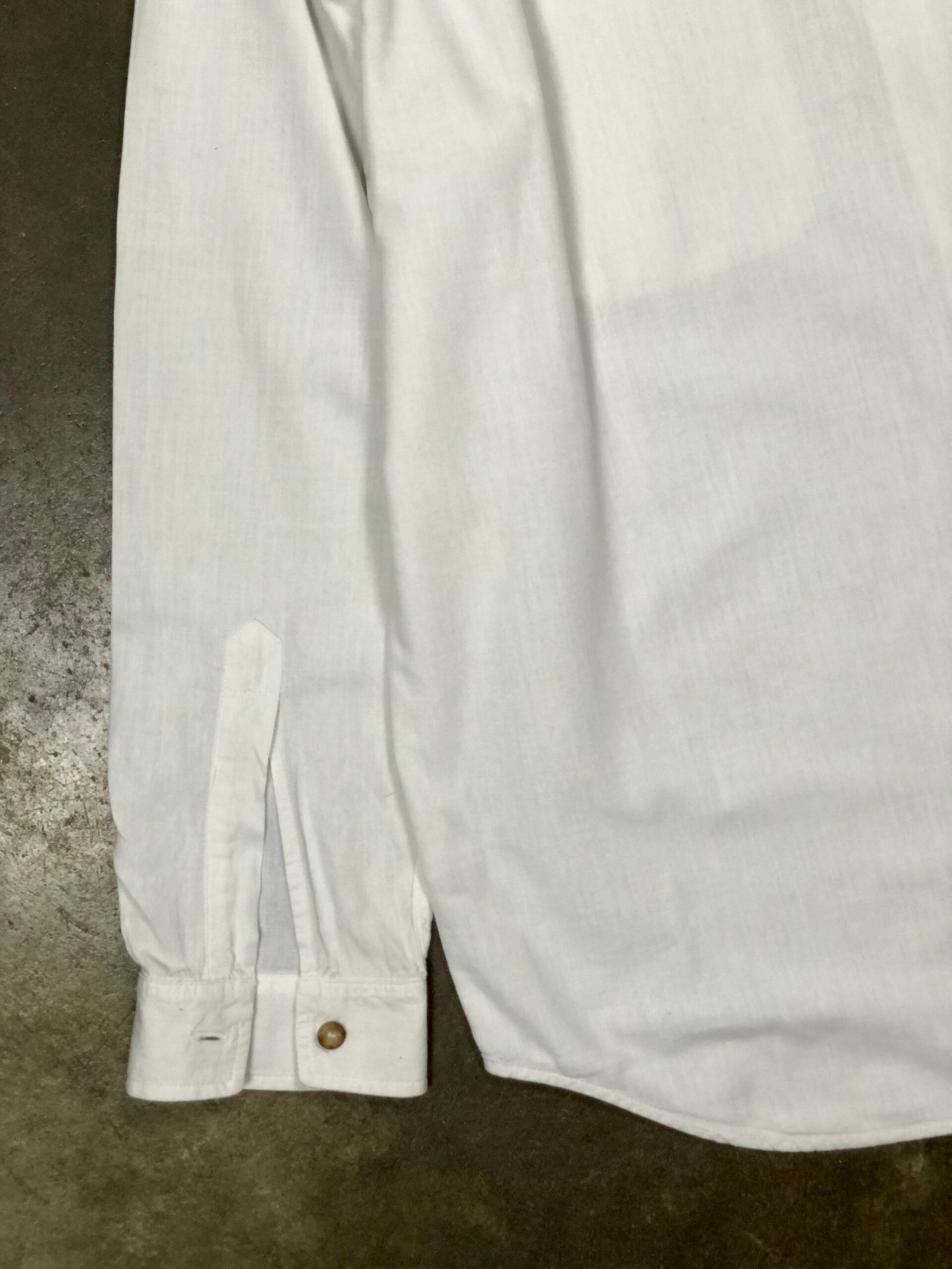 Levi Strauss & Co. Ivory Cotton Workwear Button-Down Shirt – photo 8 Levi Strauss & Co. Ivory Cotton Workwear Button-Down Shirt — photo 8